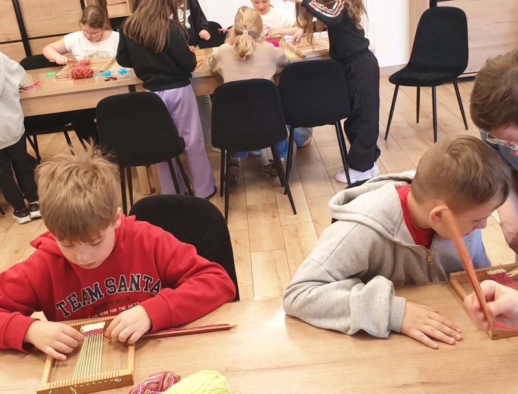 7b5fa543e47 4223 8e95 1e7babed07e1 10040