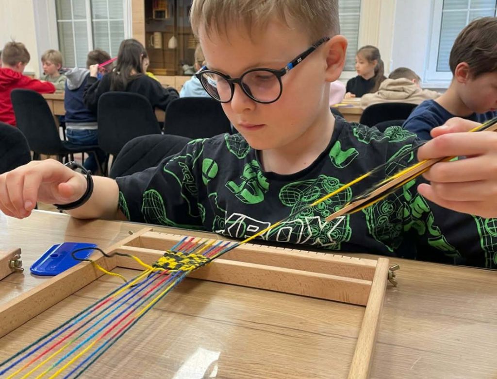 b1ec7733d9 4200 8d9e 252d9d1c0425 10071