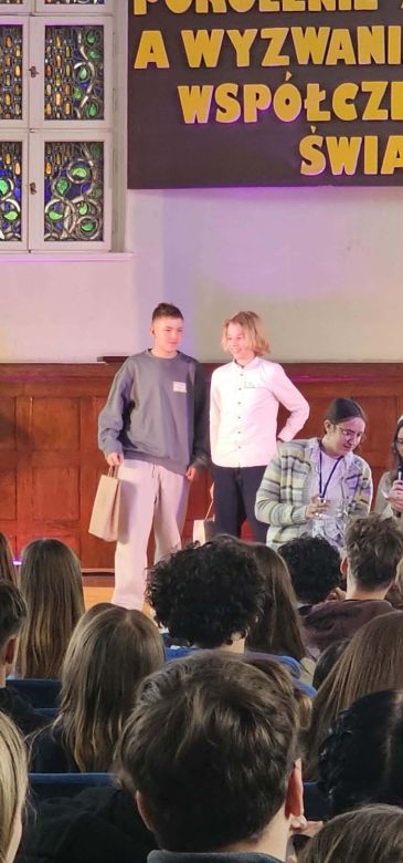 c63a1e52 e206e35 8141 0c24edce5b56 10035