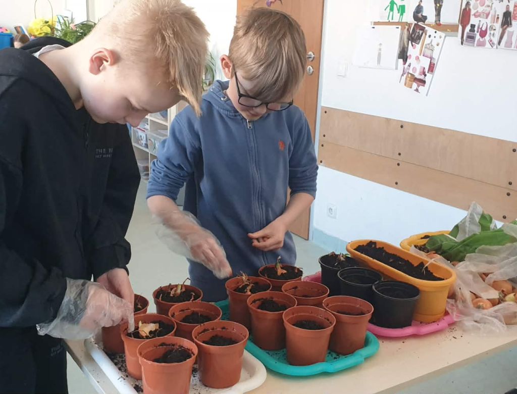 bb706fa9 f075a68 b21d 729d7882074c 10153