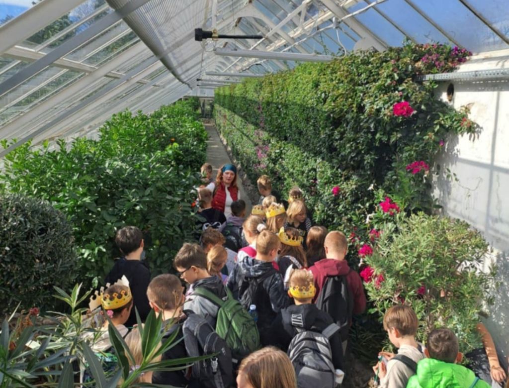 170e321fa0e 4fc5 a503 dbb9d5e1c2b5 9212