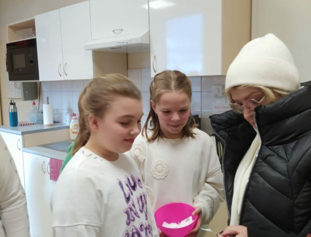 538b7154 e1a6 a236 5b72e7ca1da4 9327