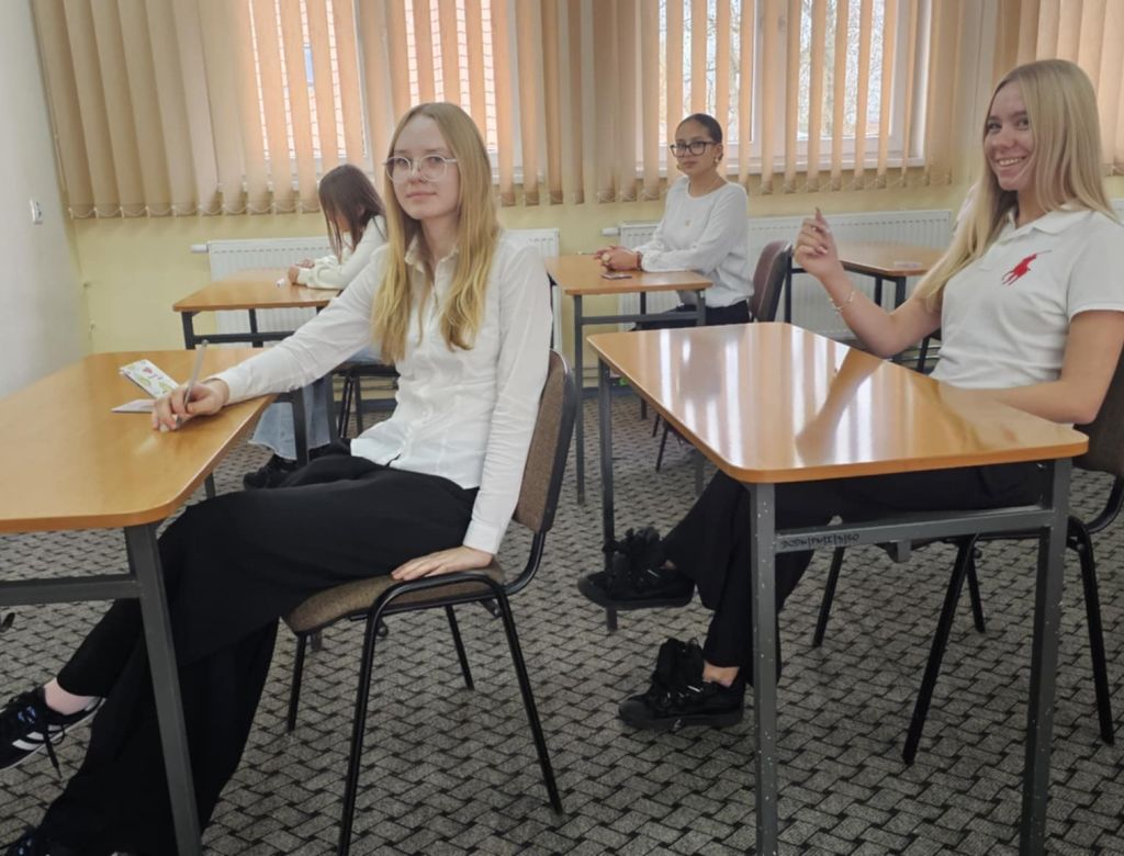 754c1491b67 47f8 8580 dbf013e07649 9314