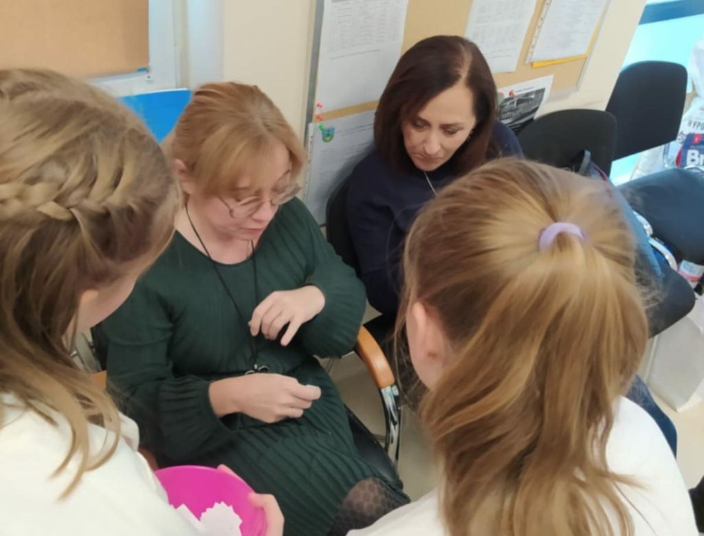 afd24fd2c8f 4004 931d c498849aa2c1 9333