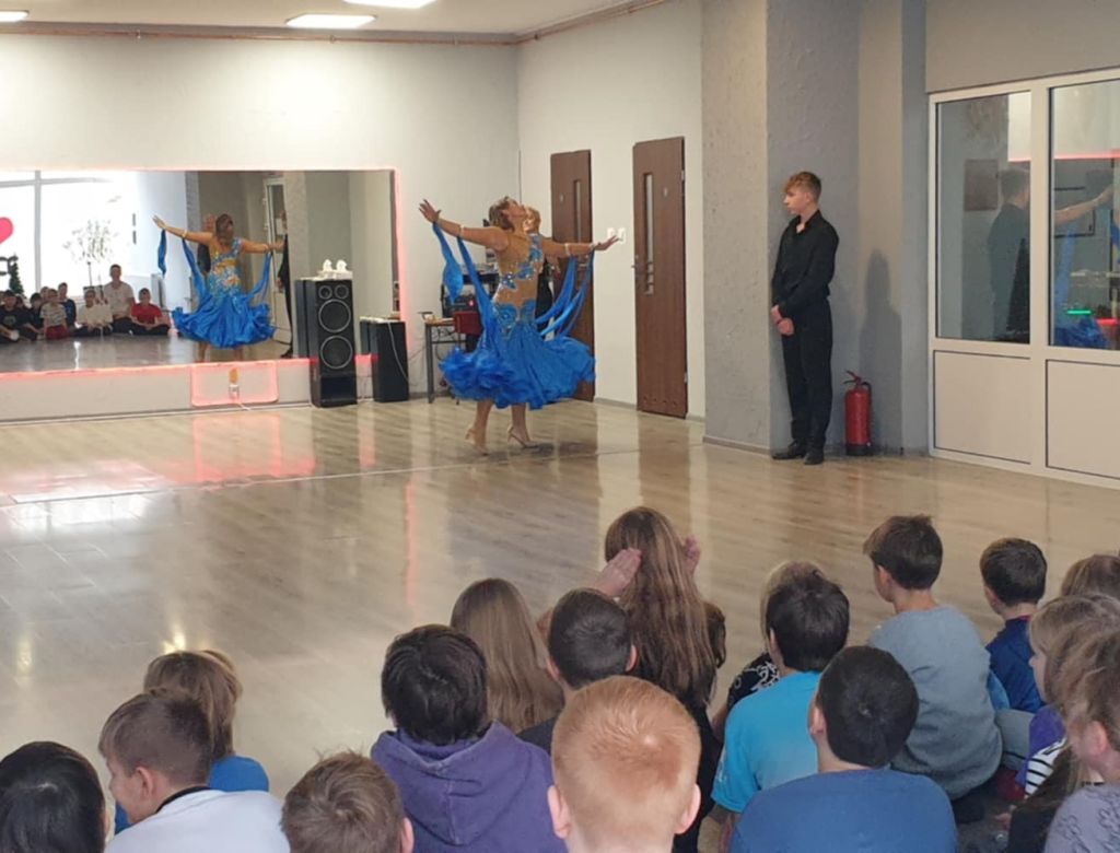 7ab6bbaf b77e a362 687f3b85f12d 9458