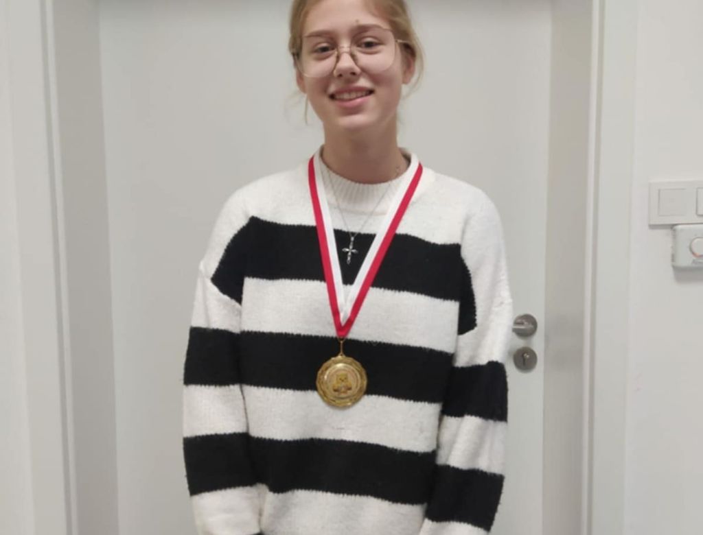 1d5c1c44 b2b3fb9 80e2 de996c5bf1a7 9514