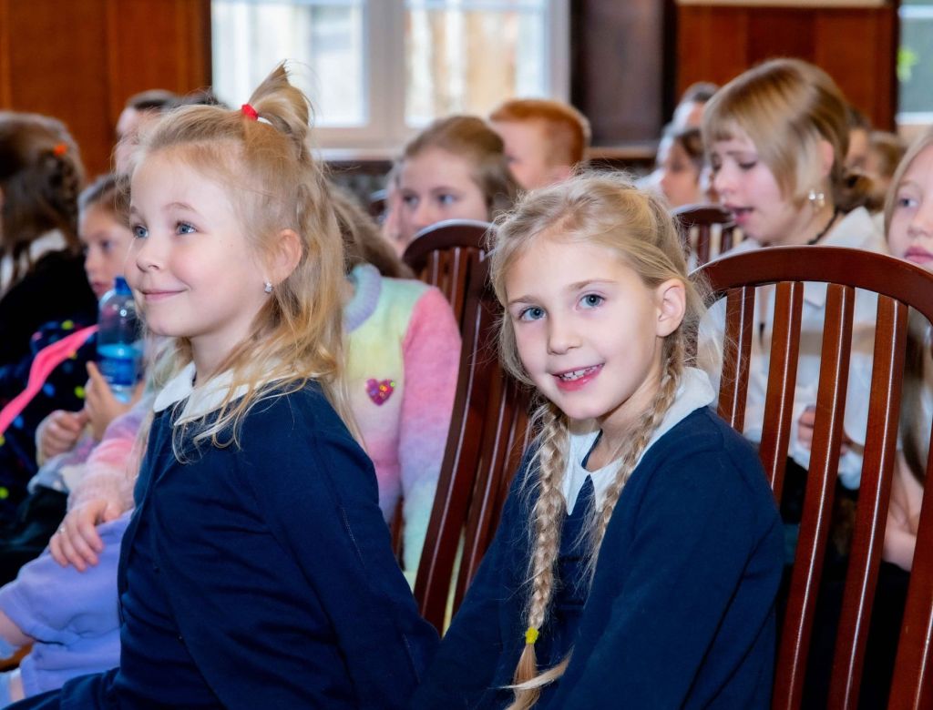 19dd34eec10 4478 ba3e d4ec29d348de 9818