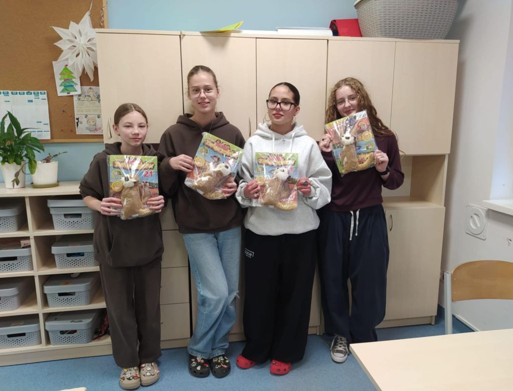 285ddb36 44cf 8819 227062c66b17 9824