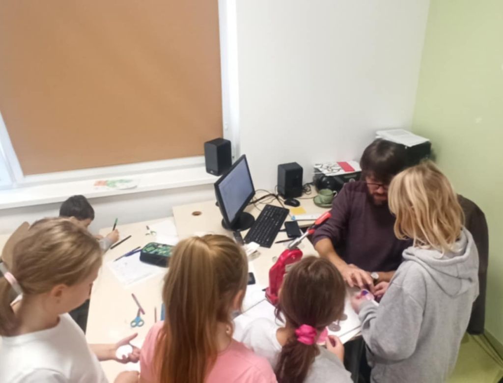 35f775adfb 424c b632 99f31066fba3 9827