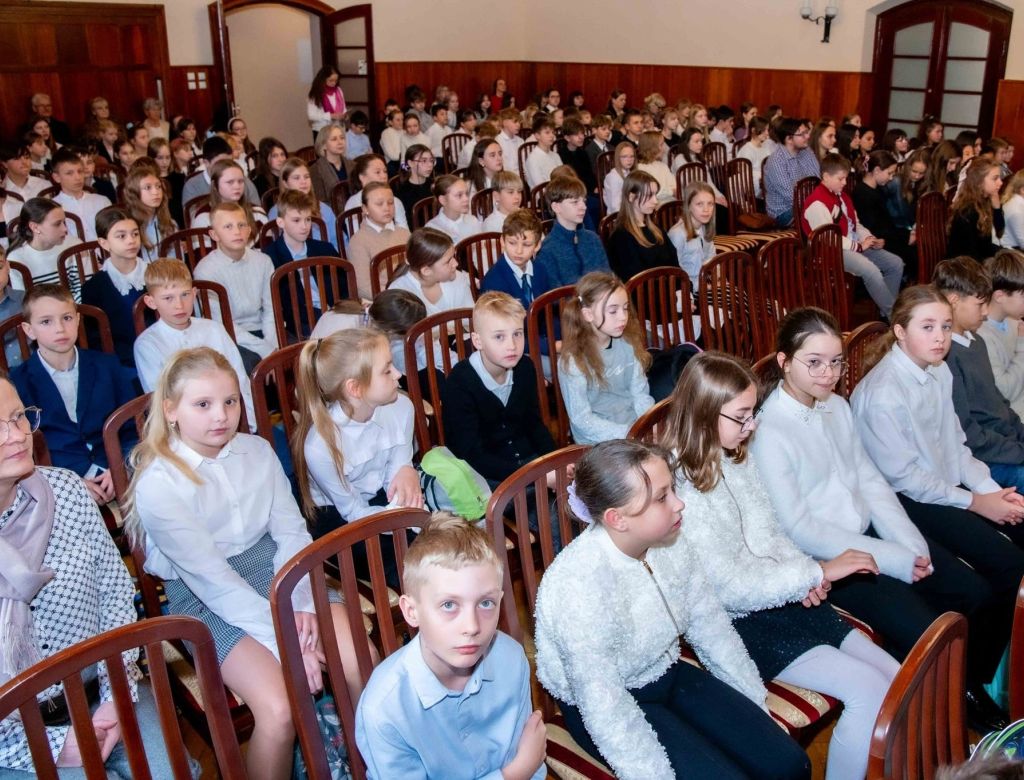 7528e557 c5cc a0e9 b8dd72dd8183 9820