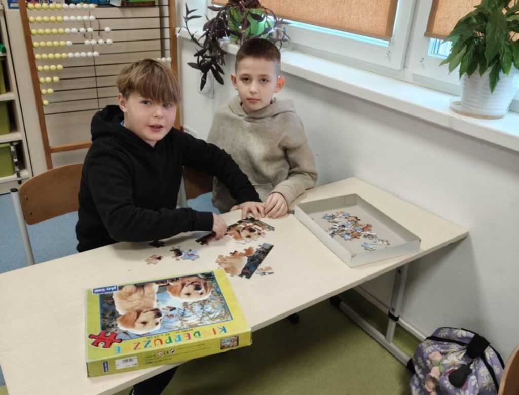 e70df28e 4358 8d8d e44575214dba 9872